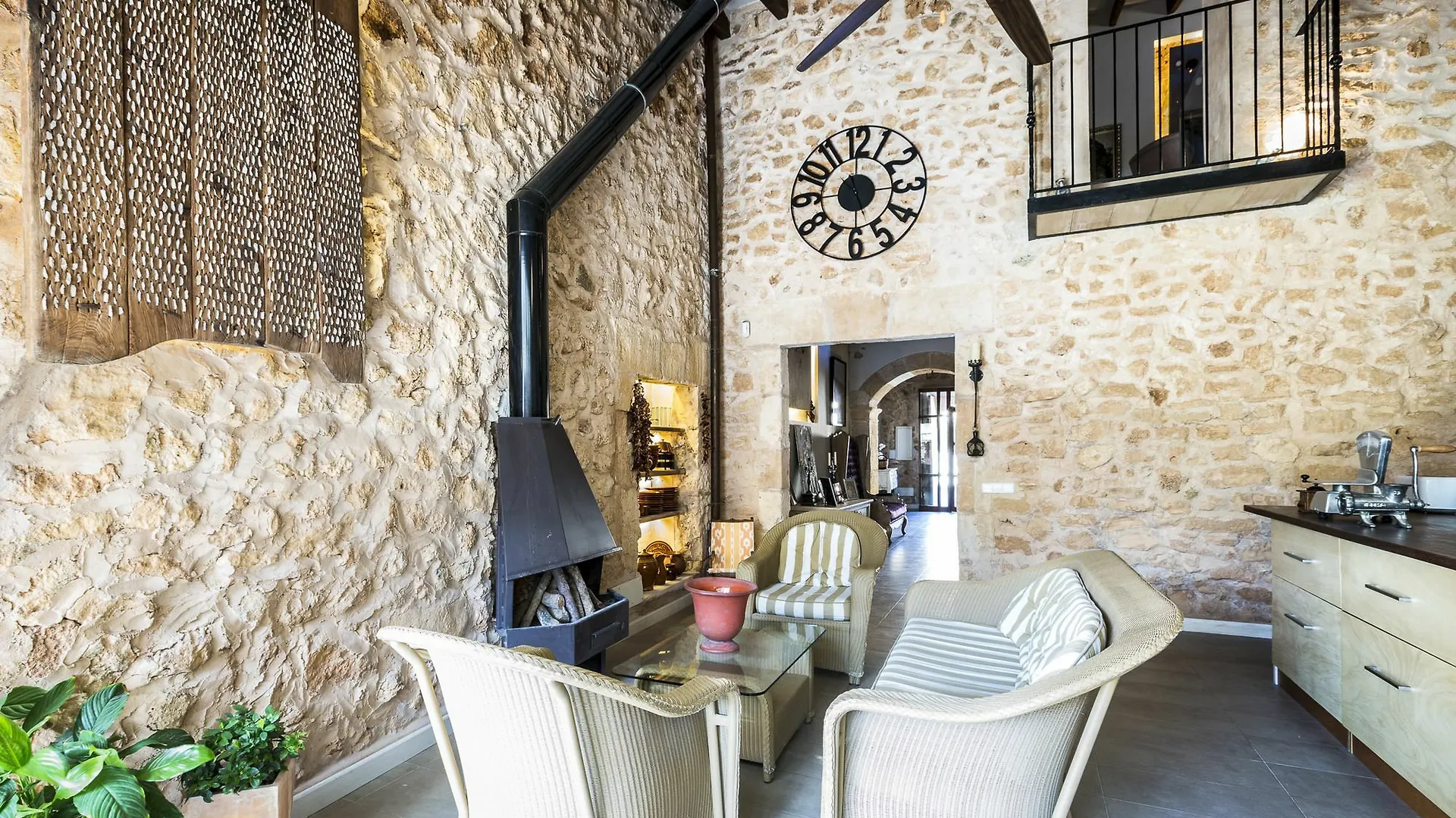 Residence By G Sa Caiassa Algaida  Spain