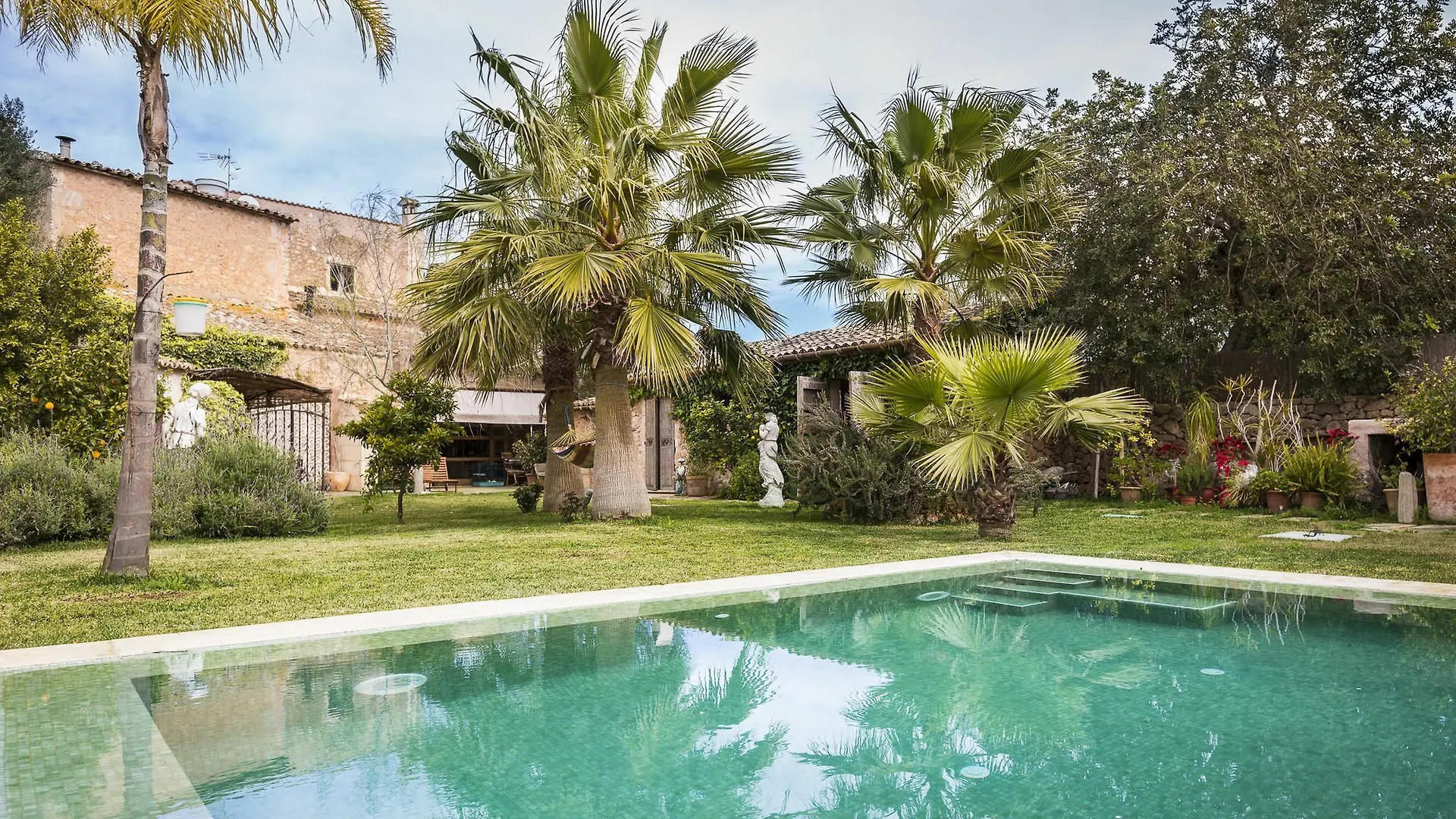Residence By G Sa Caiassa الجايدا 0*,  إسبانيا
